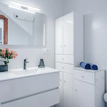 아파트 La Pedrera Ii By Interhome